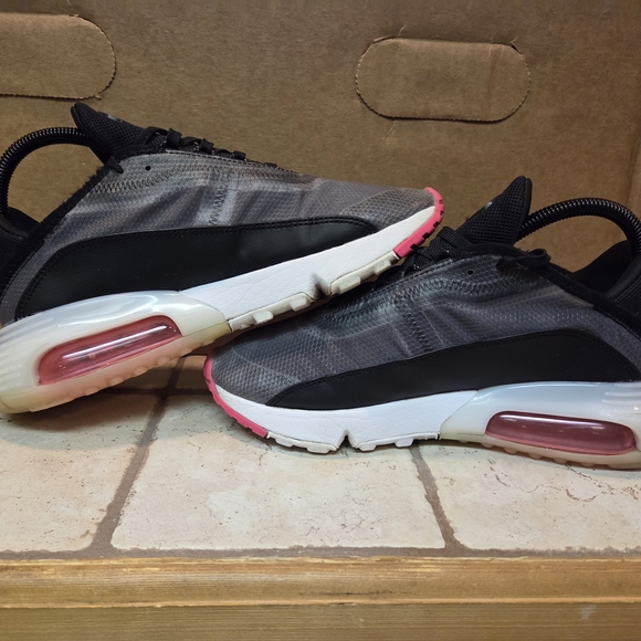 Nike Air Max 2090 Black/Metallic Silver Pink Women's Size 8 - Picture 5 of 8